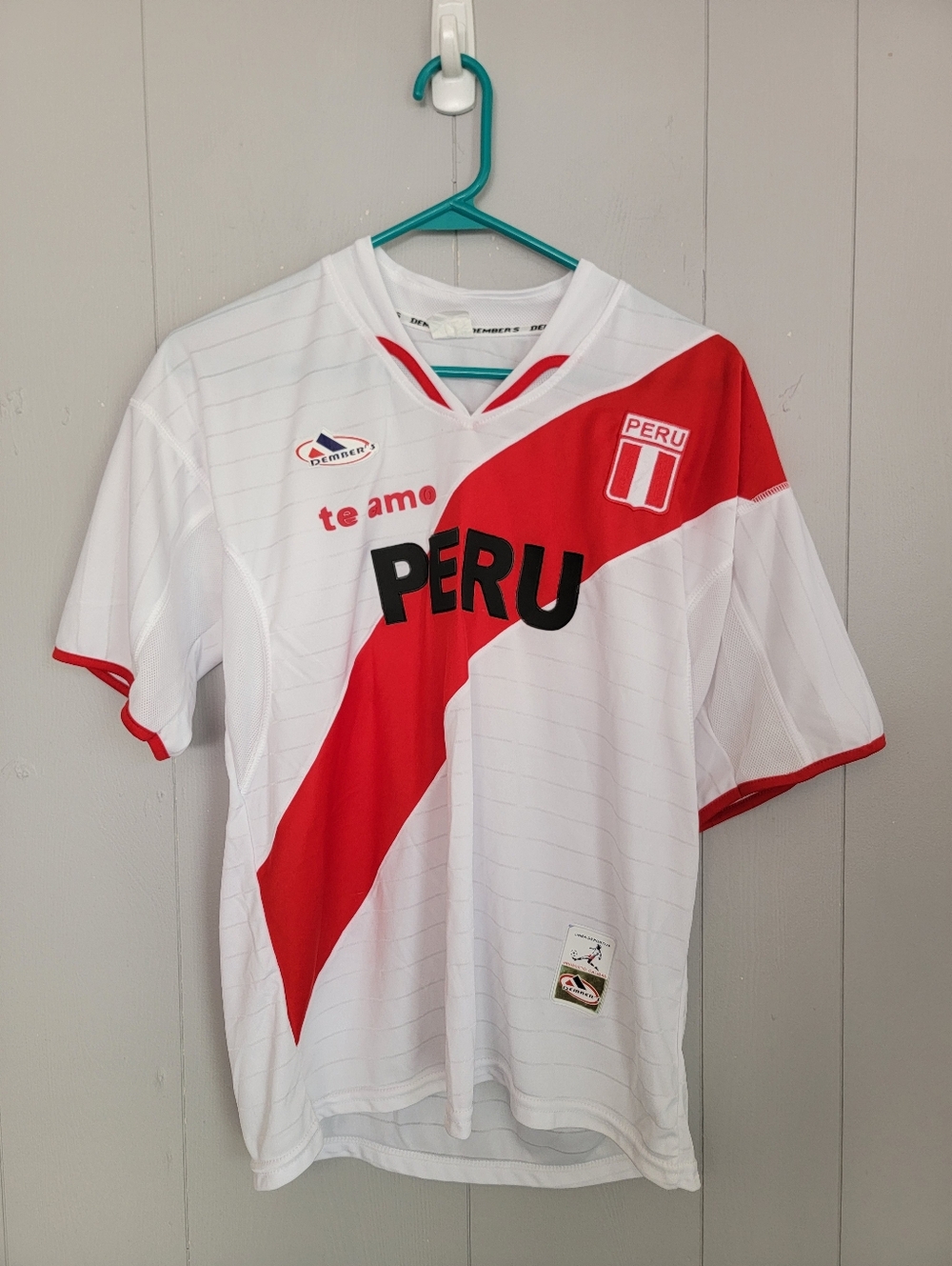 Peru Men's Soccer Jersey Shirt Medium Red White Short Sleeve